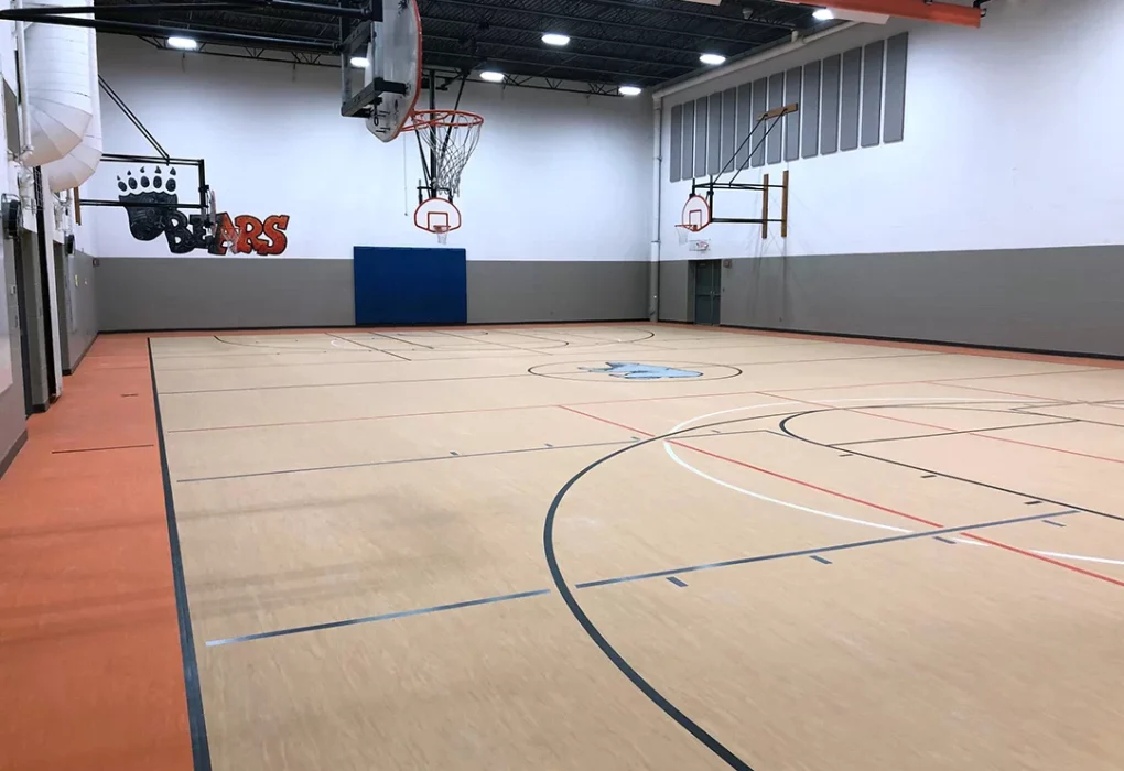 Sol sportif haute performance par Solpro Flooring Solutions pour terrains modernes